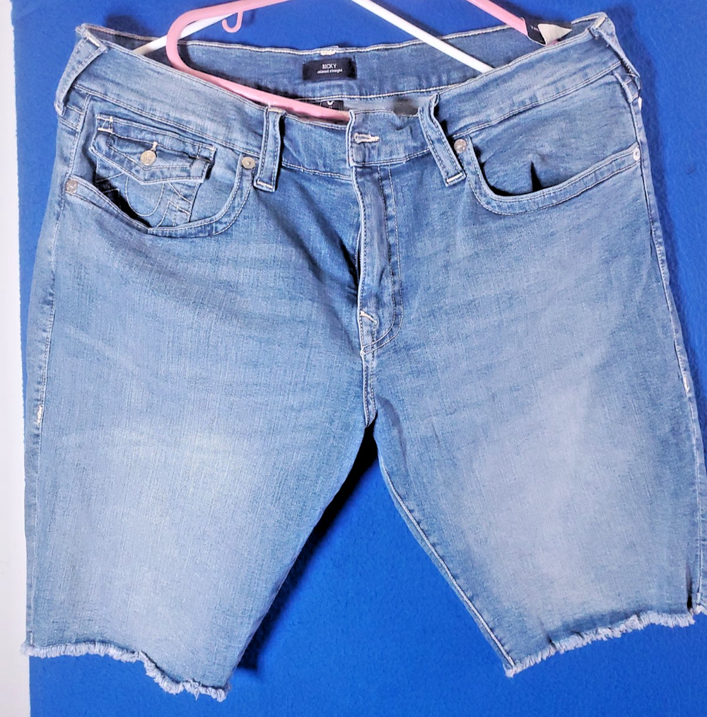 True Religion Ricky Jeans Shorts Men Size 42 Relaxed Straight Flap Pocket NEW